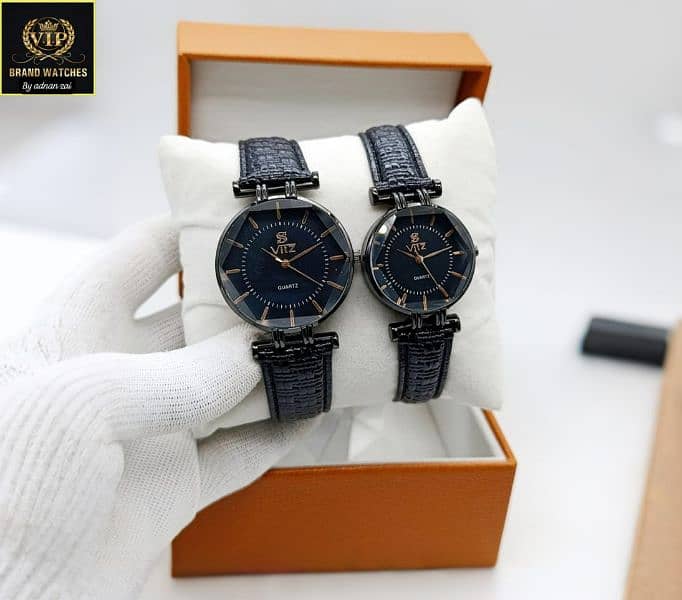 COUPLE WATCHES   GOOD LOOKING DAIL  GOOD QUALITY 2