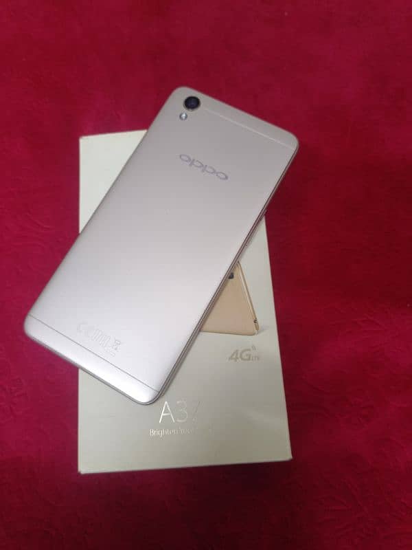 OPPO A37 8