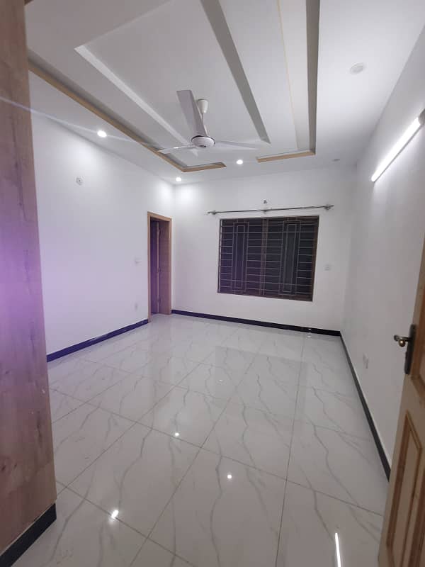 Ground Floor For Rent in G-13 (7 Marla) 3