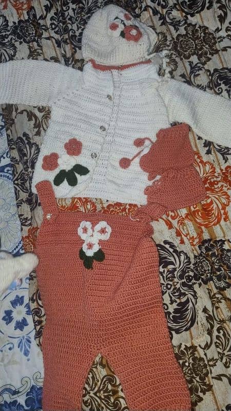 Hand made sweaters 5/6/7 months 0