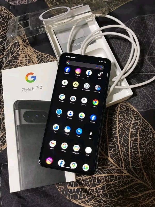 Google pixel 8 pro 8 GB ram 128 GB memory full box 0310/400/75/14 0