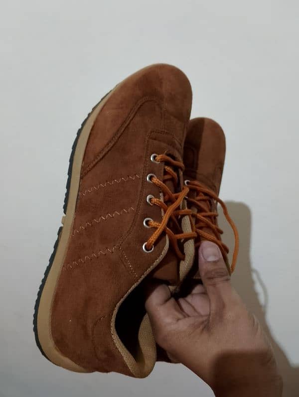 shoes new he bilkul size 42 number he 2