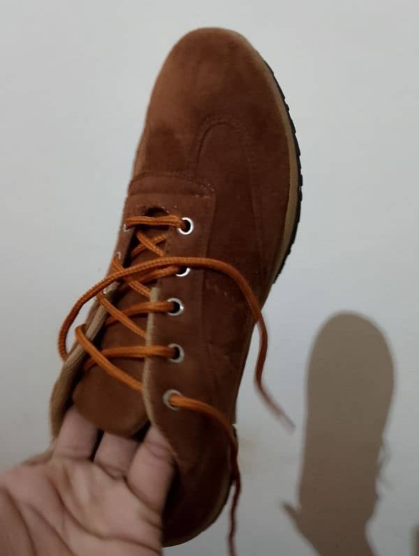 shoes new he bilkul size 42 number he 5