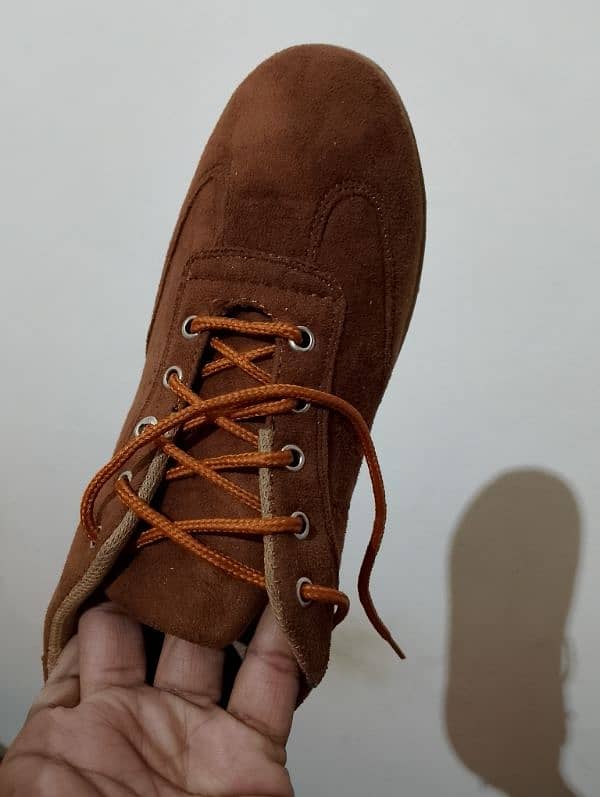 shoes new he bilkul size 42 number he 6