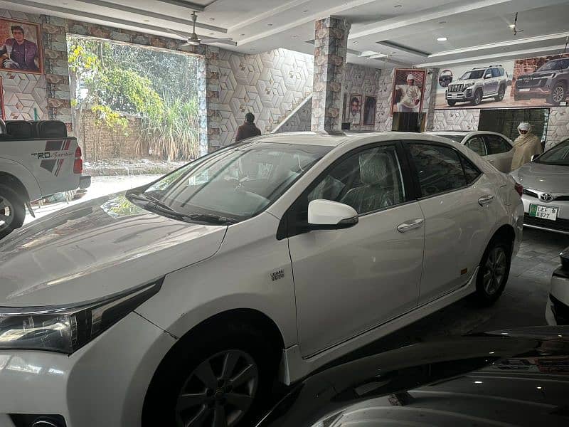 Toyota Altis Grande 2016 1