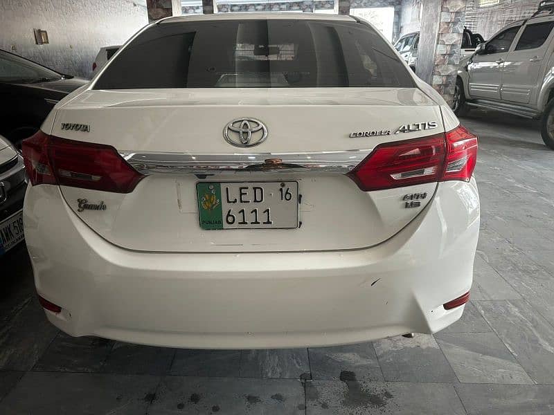 Toyota Altis Grande 2016 4