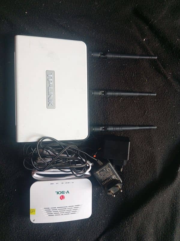 TP Link Router and V. sol ONU with Chargers and cables 1