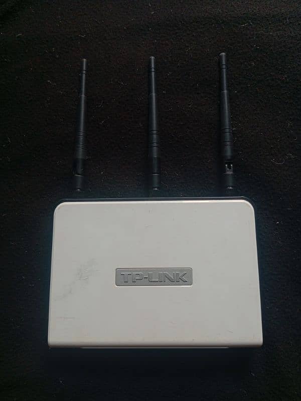 TP Link Router and V. sol ONU with Chargers and cables 11