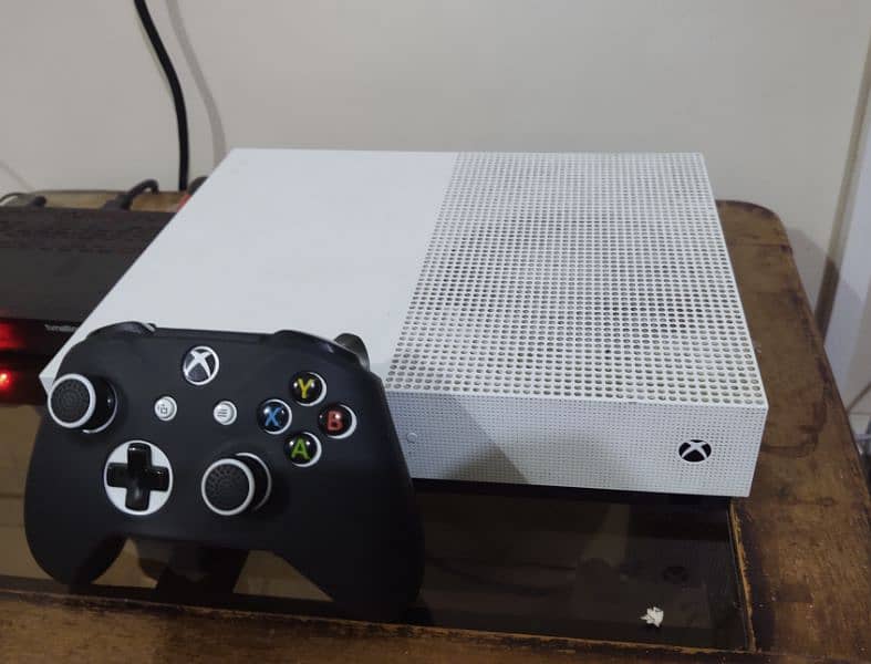 Xbox One S 1 TB with 2 controllers 1