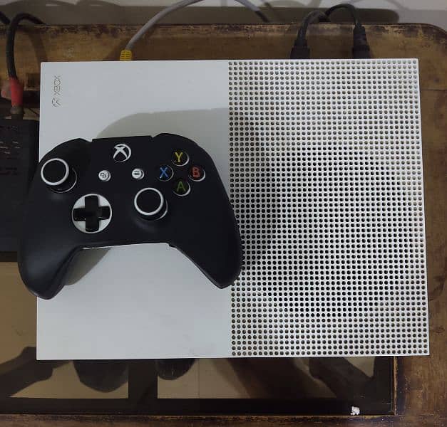 Xbox One S 1 TB with 2 controllers 7