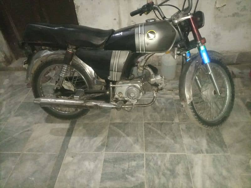 I have motorcycle 13 model Whatsapp number 0/ 3/17/97/410/60 2