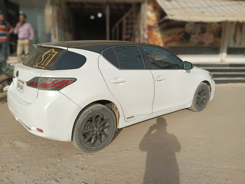 Lexus CT200h 2011 3