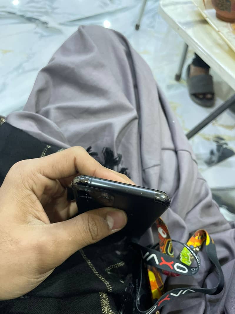 Apple iPhone 11 Pro 1