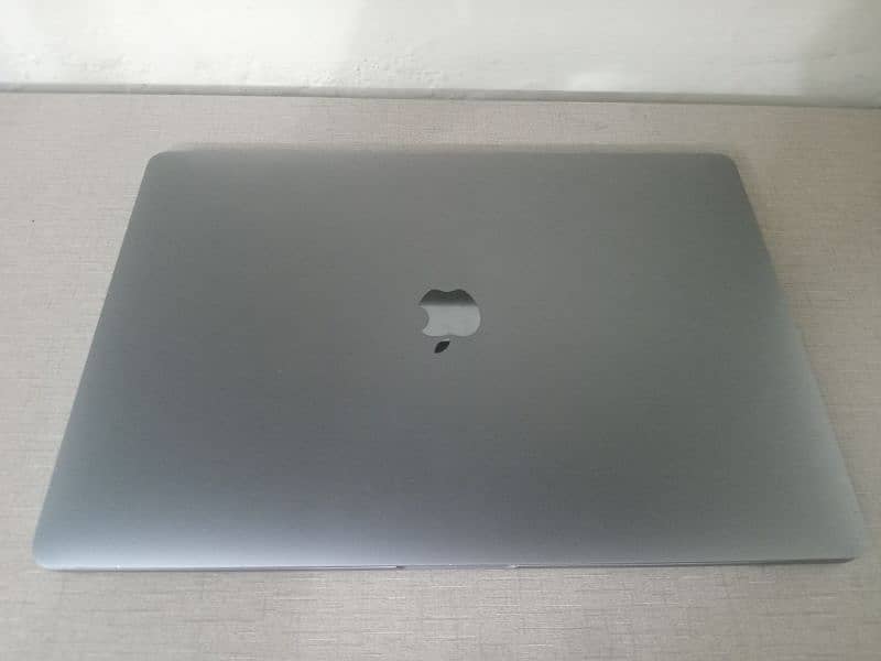 Macbook Pro 2017 15 inch touch bar  i7 16gb ram 256gb storage 3