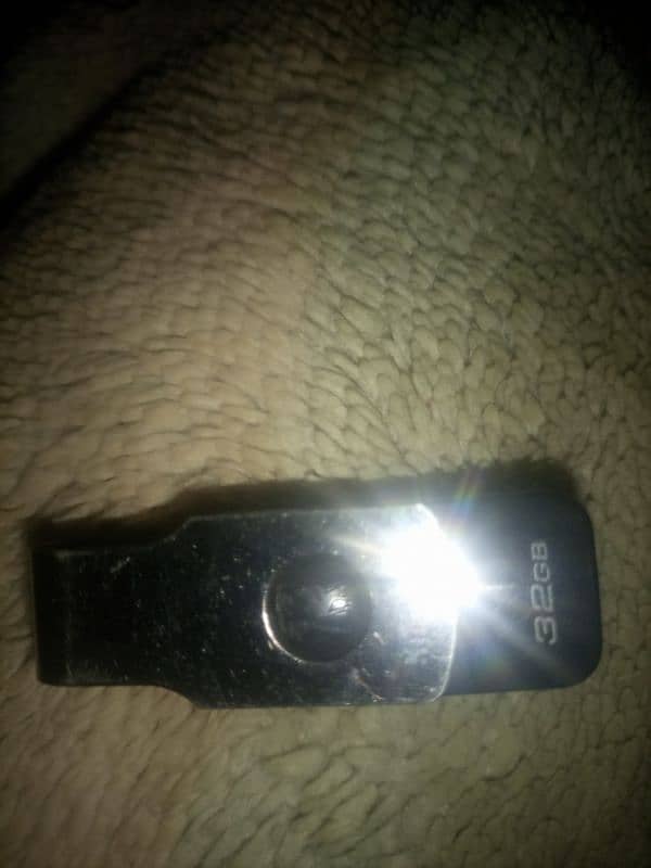 32 gb USB all ok urgent sale 1