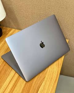 (2018) MACBOOK PRO (CORE I9) 32/512gb/4gb Graphics (15.4 inch)