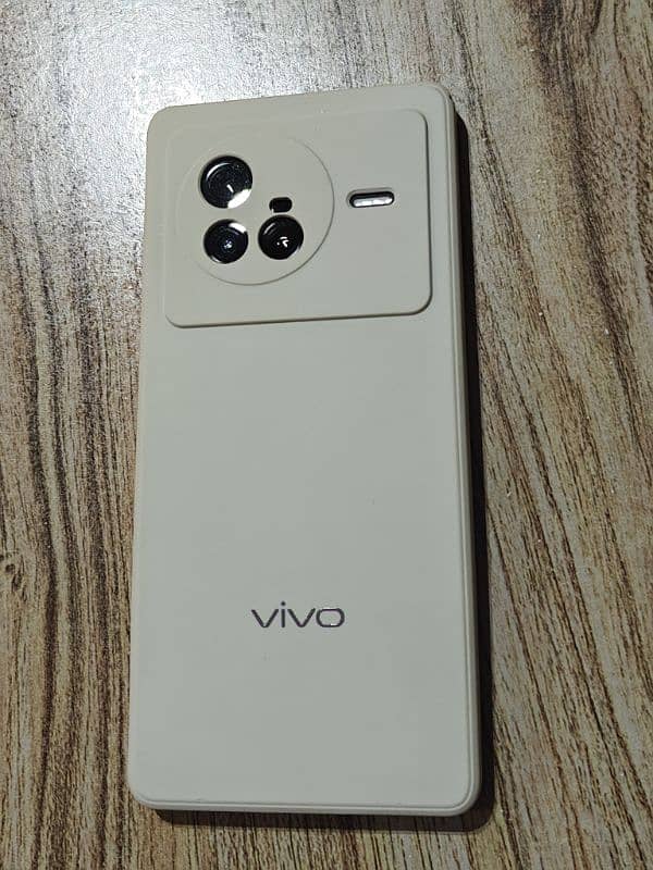 Vivo X80 4