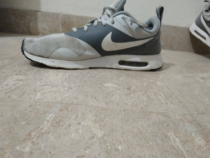 Nike air. White/White-Cool Grey-Wolf Grey 3