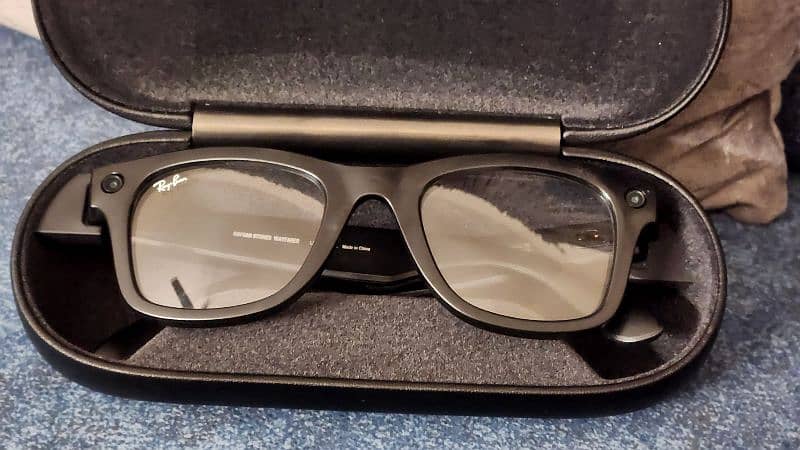 Rayban meta Wayfarer smart sunglasses with transition lenses 3