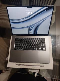 Macbook Air M2 15-inch