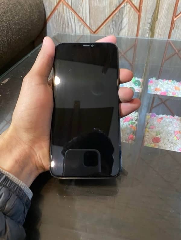 iPhone 11 Pro Max 1