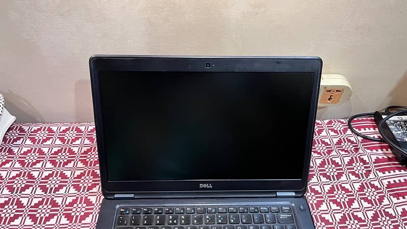 Laptop Dell core i3 5th gen 128Gb SSD 4GB RAM 4