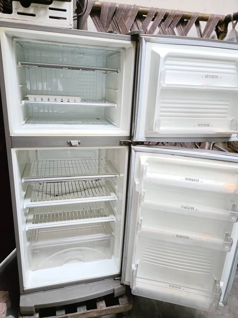 Downlance medium size fridge 1