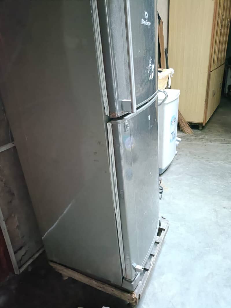 Downlance medium size fridge 3