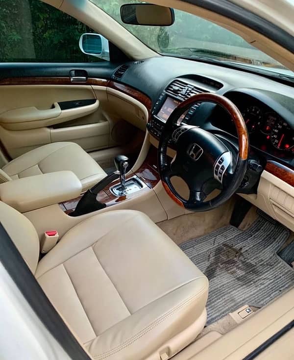 Honda Accord 2004 4