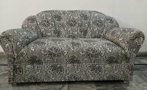 8 seater sofa set (1+2+2+3) Vip like new condition neat and clean