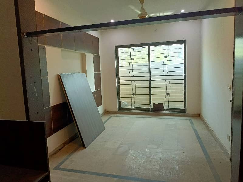 6 Marla Ground Floor Flat Available For Office Use In Johar Town Near Expo Center 1