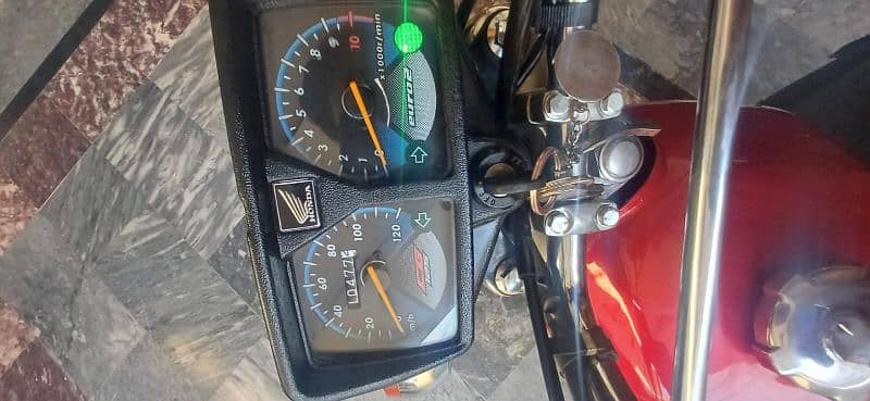 Honda 125 2023 motorcycle 3