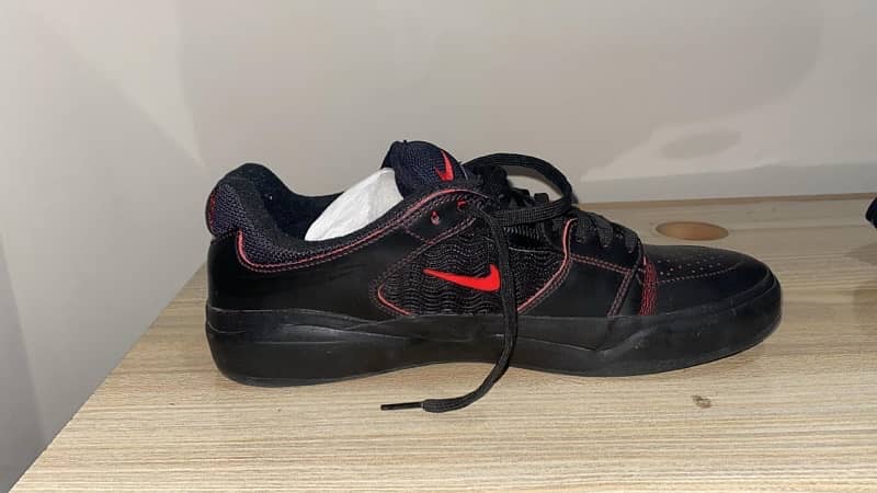 Nike SB ISHOD PRM Black/University Red-Black 1