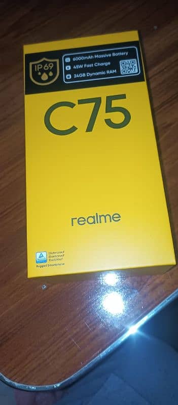 Raelme c75 full box full warranty only 15 din use sell and Exchange 7