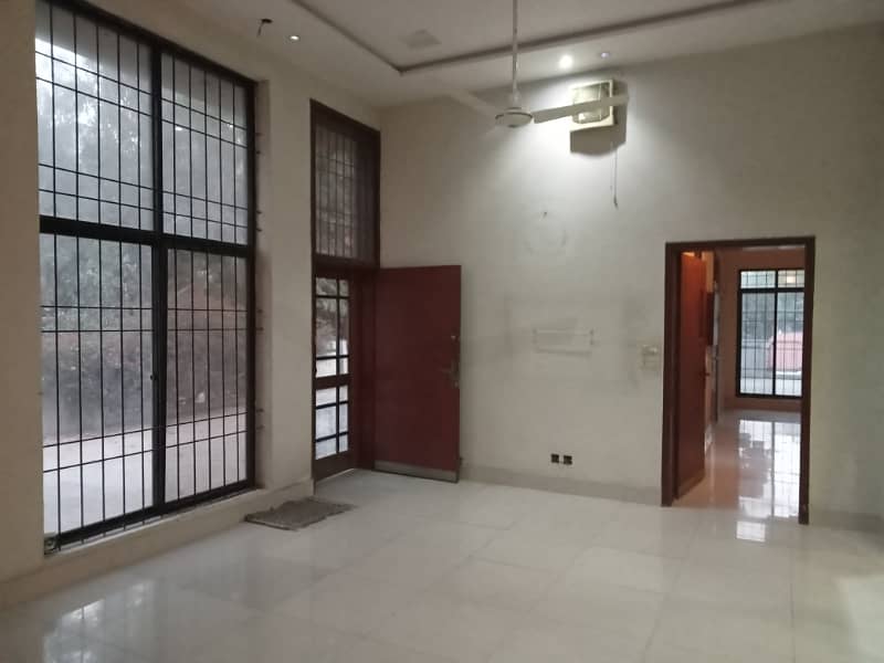 1 KANAL 10 MARLA HOUSE FOR RENT MAIN CANTT AND UPPER MALL LAHORE 6