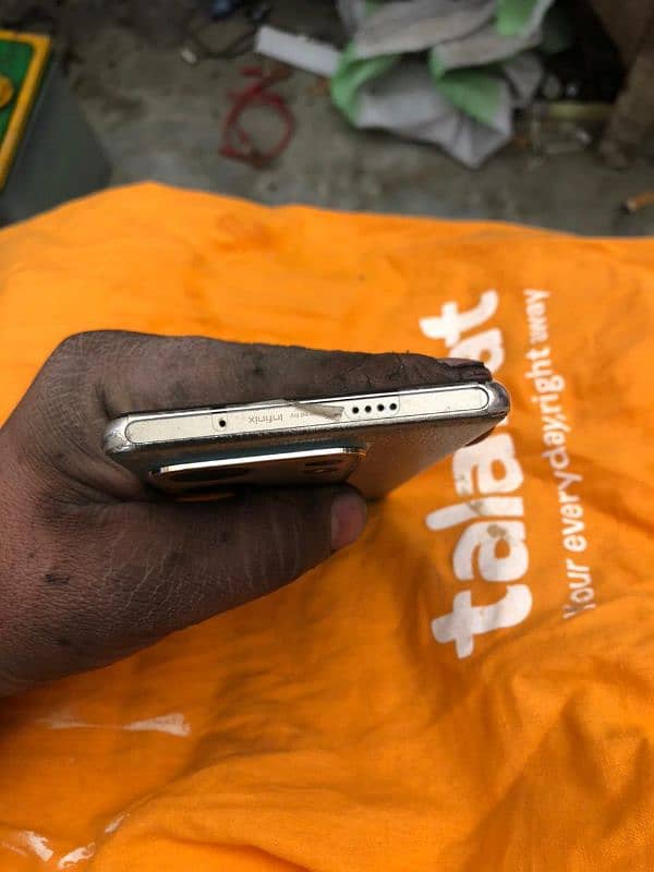 infinix zero 30,8+8, 256gb 7