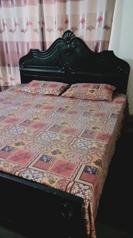 KING SIZE BED FOR SALE IN G9 ISD 1