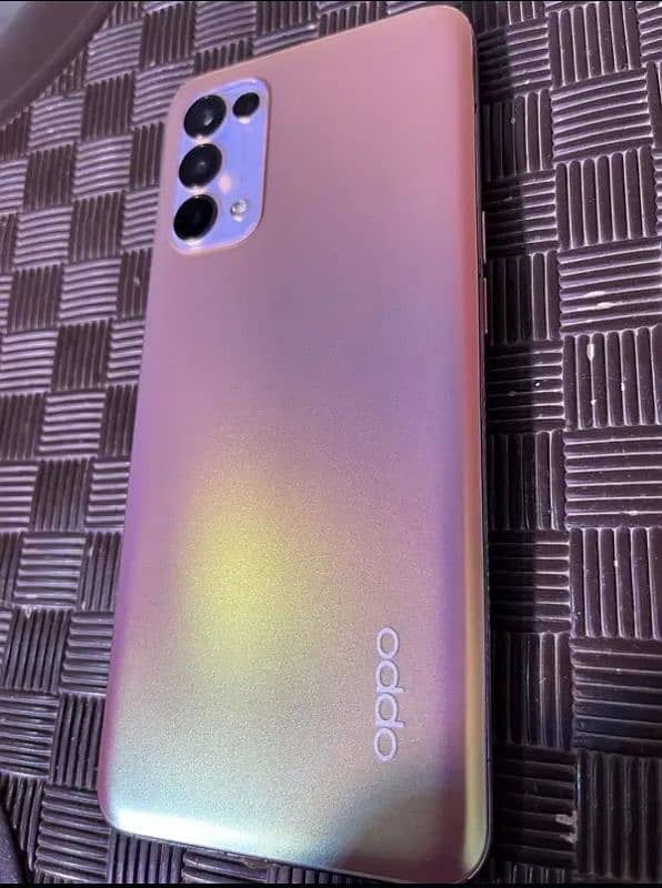 oppo reno 5 8.128 box sat h 10/10 candition halka sa shad h 5