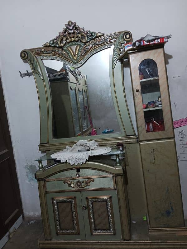 Dressing table 0