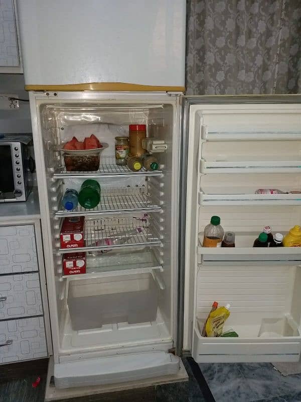 Dawlance Medium Fridge 0