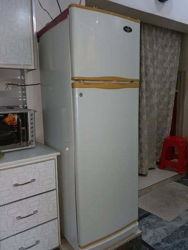 Dawlance Medium Fridge 1