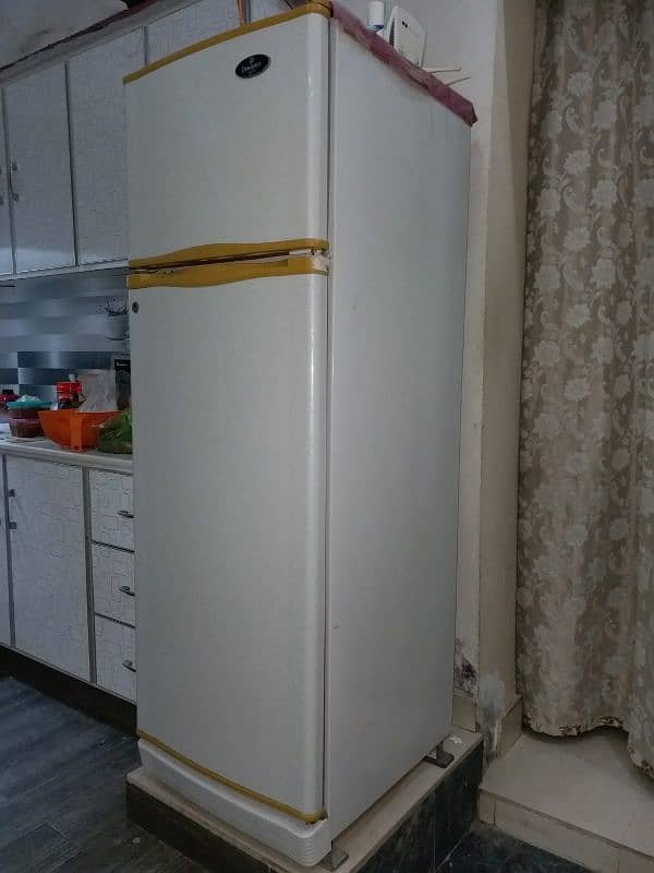 Dawlance Medium Fridge 9