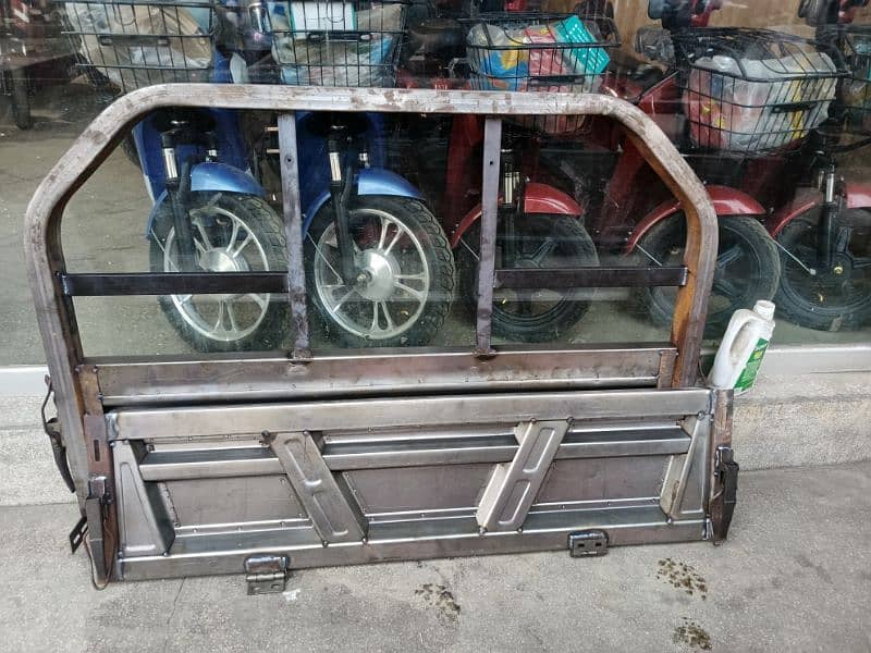 Loder Rickshaw Body and Frame 8