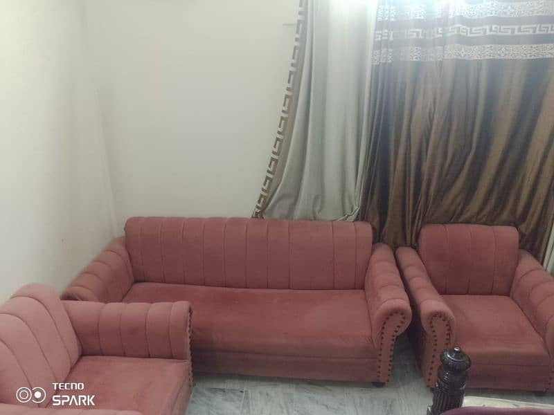 5 seater Chesterfield sofa 4