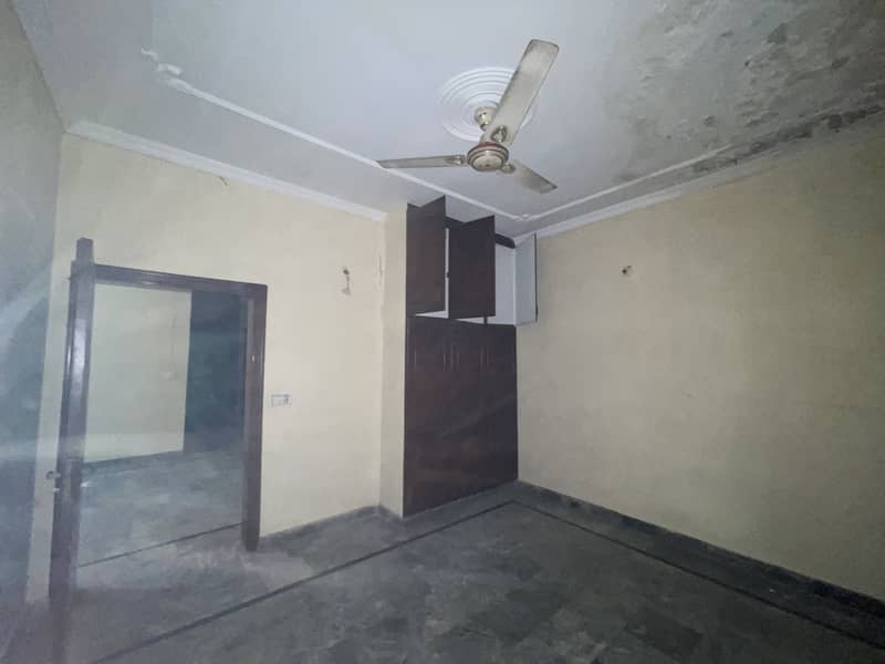 5 MARLA FULL HOUSE FOR RENT IN JOHAR TOWN NEAR TO EMPORIUM MALL 14