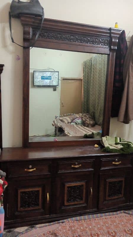 Dressing Table with good condition 0