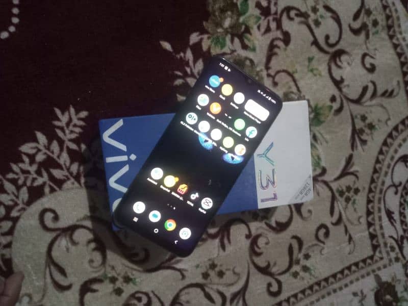 vivo y31 mobile for sel all ok with box good condition 8