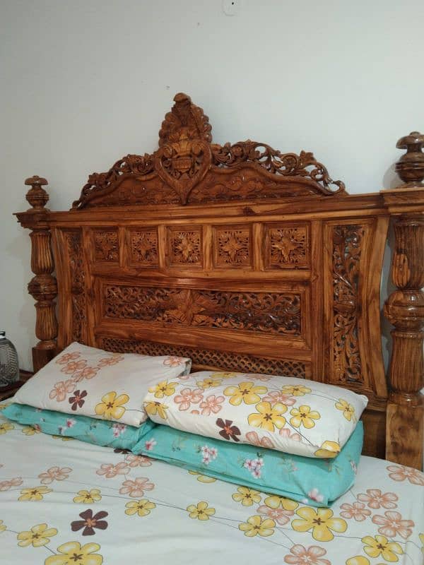 Chinioti Bed with dressing 2