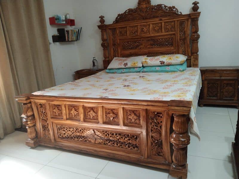 Chinioti Bed with dressing 4