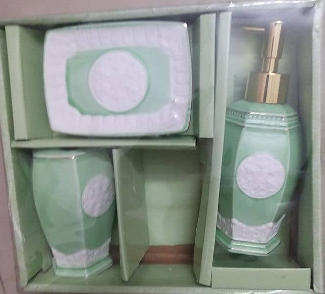 Bathroom Set (3Pcs). Greenish 2